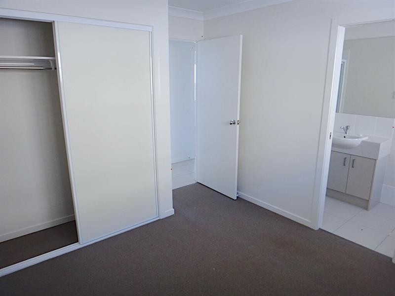 66 Hanover Dr, Pimpama QLD 4209
