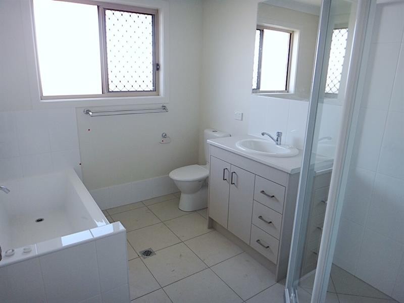 66 Hanover Dr, Pimpama QLD 4209