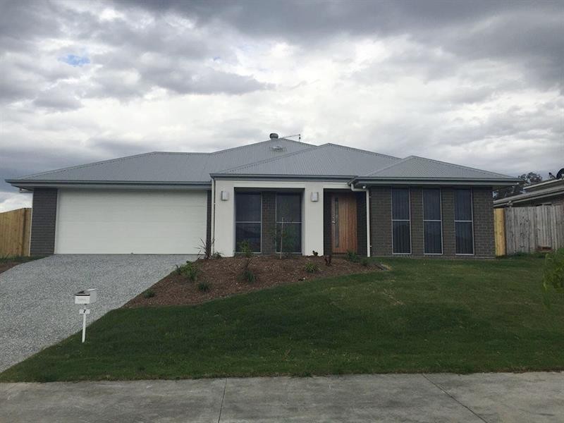 10 Finley St, Gleneagle QLD 4285