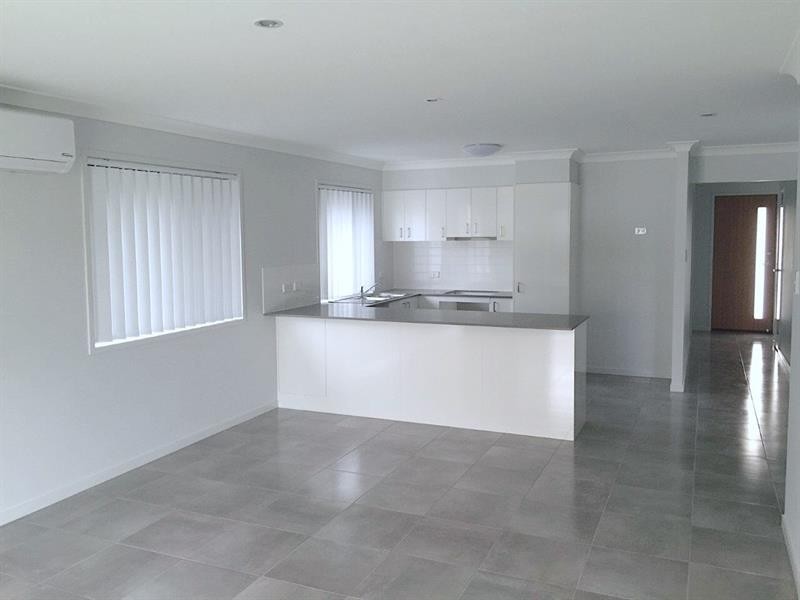 10 Finley St, Gleneagle QLD 4285