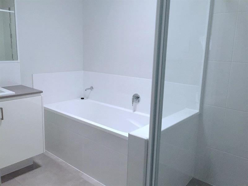 10 Finley St, Gleneagle QLD 4285