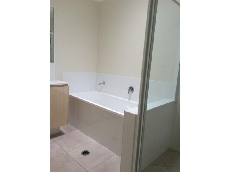 10 Finley St, Gleneagle QLD 4285