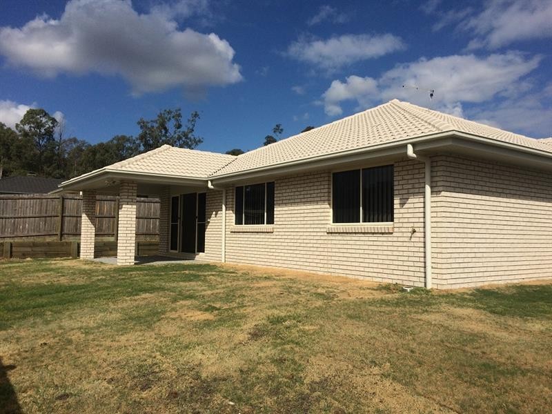 10 Finley St, Gleneagle QLD 4285