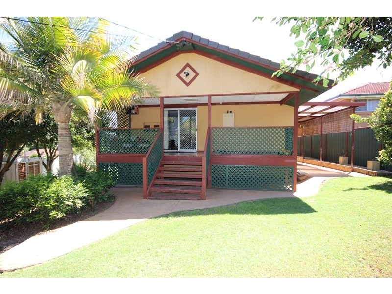 28 Lara Ave, Southport QLD 4215