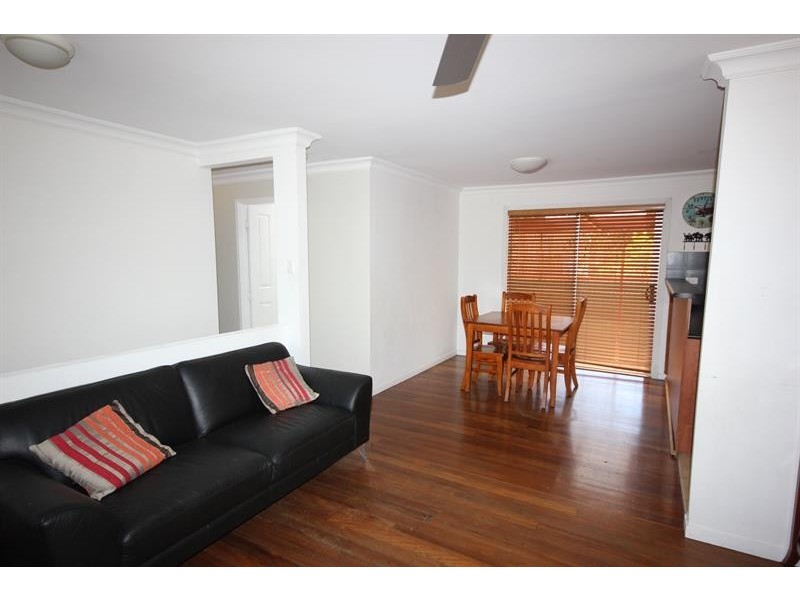 28 Lara Ave, Southport QLD 4215