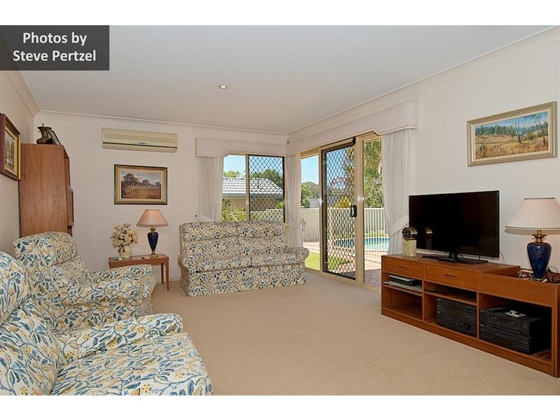 9 Fitzalan Cct, Arundel QLD 4214