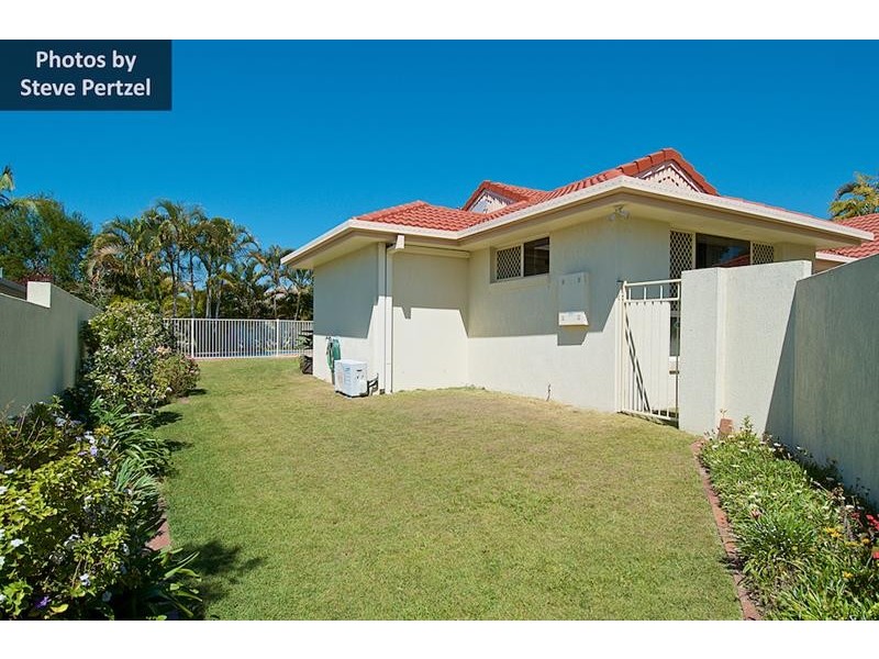 9 Fitzalan Cct, Arundel QLD 4214