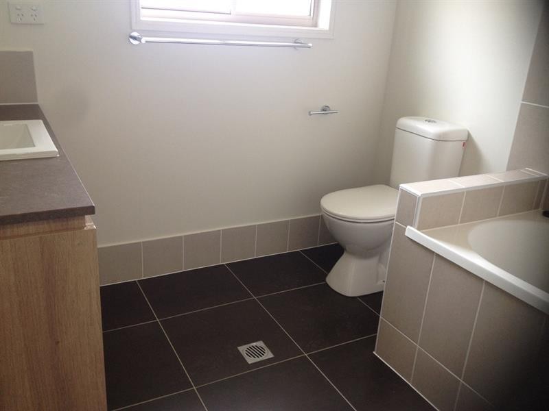 16 Wesley Way Way, Gleneagle QLD 4285