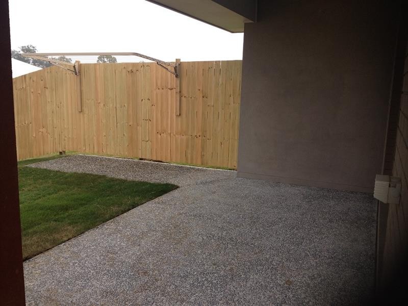 16 Wesley Way Way, Gleneagle QLD 4285