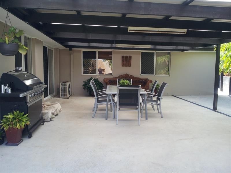 1 Bolt Ct, Parkwood QLD 4214