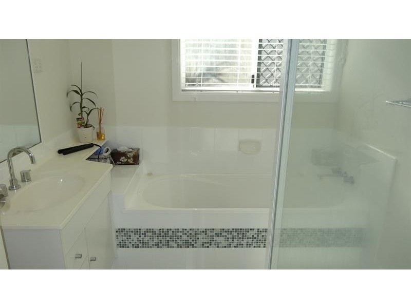 1 Bolt Ct, Parkwood QLD 4214