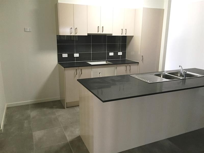 39 Hollyoak Cres, Pimpama QLD 4209