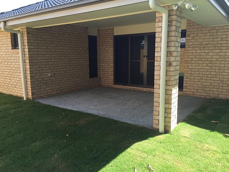 39 Hollyoak Cres, Pimpama QLD 4209