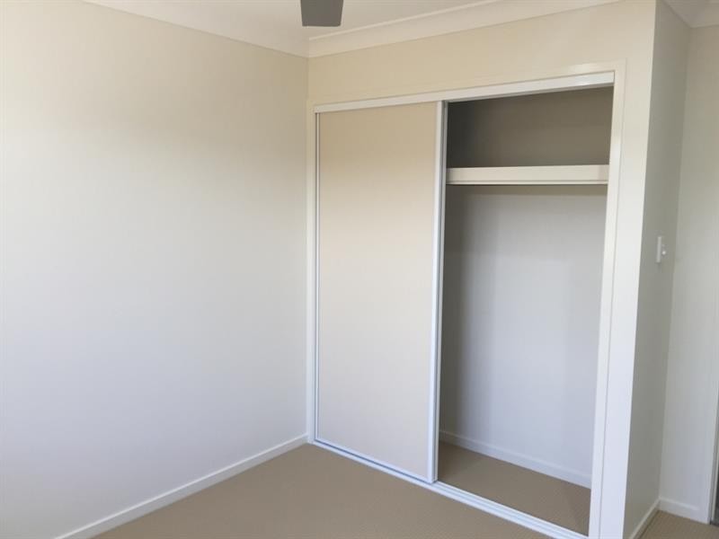 39 Hollyoak Cres, Pimpama QLD 4209