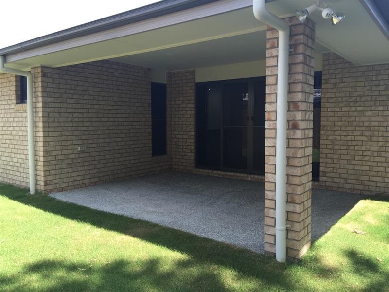 39 Hollyoak Cres, Pimpama QLD 4209