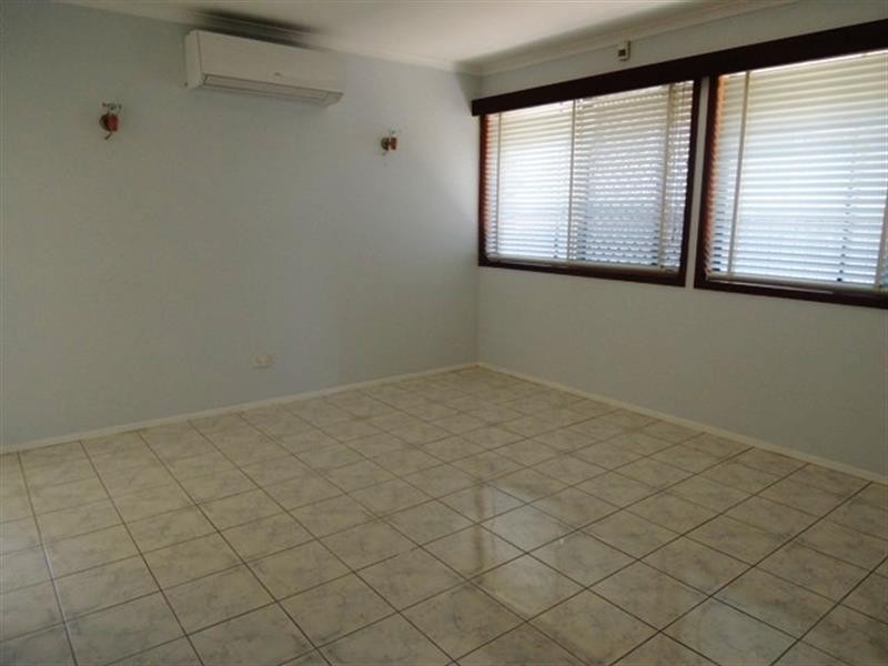 33 Bruce Ave, Paradise Point QLD 4216