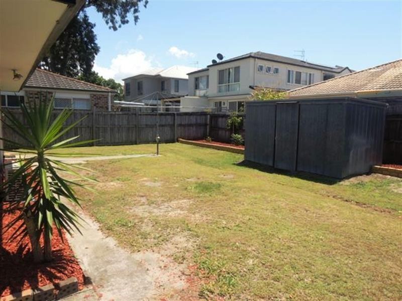 33 Bruce Ave, Paradise Point QLD 4216