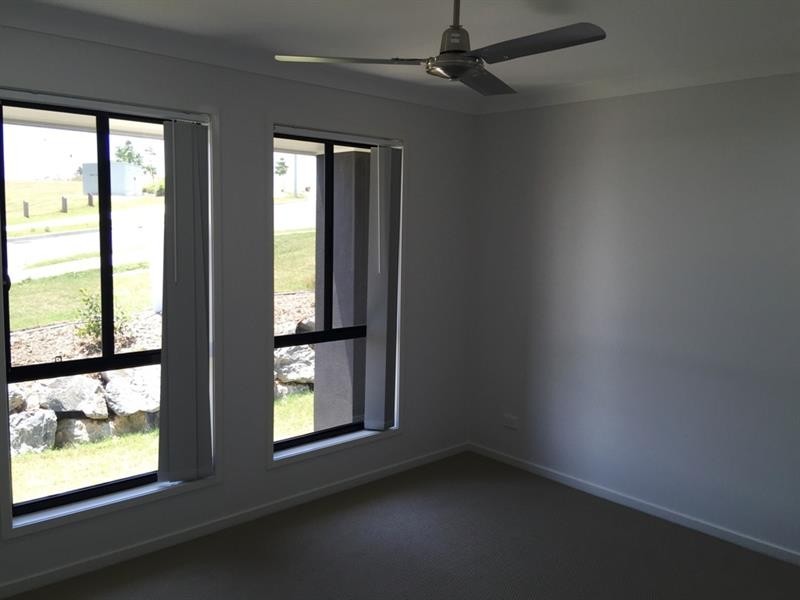 2 Sunstone Ave, Pimpama QLD 4209