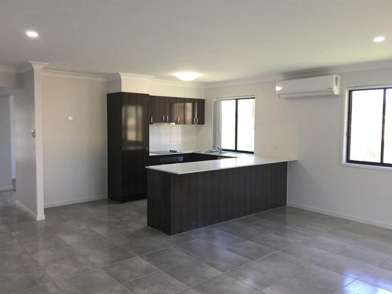 2 Sunstone Ave, Pimpama QLD 4209