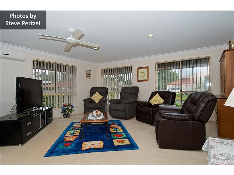 9 Christina Ryan Way, Arundel QLD 4214