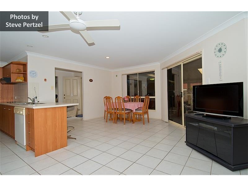 9 Christina Ryan Way, Arundel QLD 4214