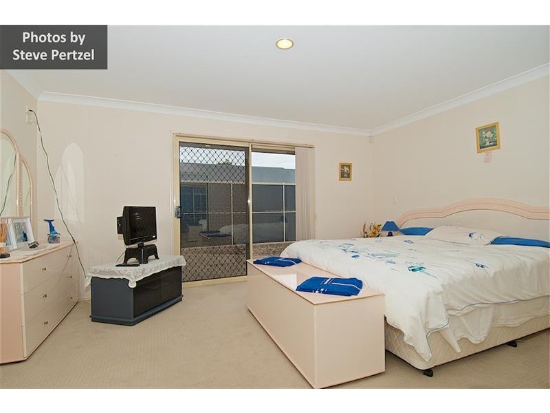 9 Christina Ryan Way, Arundel QLD 4214