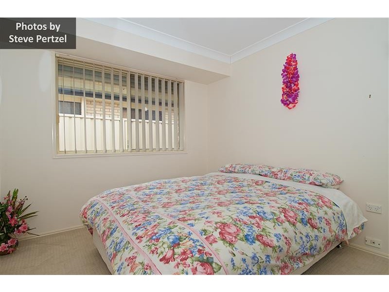 9 Christina Ryan Way, Arundel QLD 4214