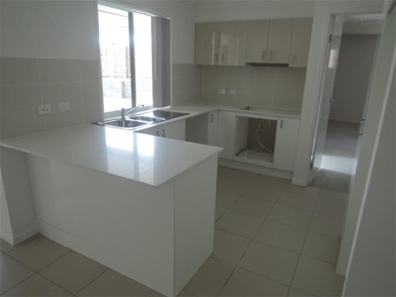 8 Joanne Ct, Gleneagle QLD 4285