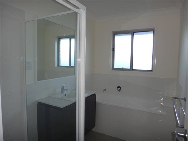 . Hasemann Cres, Upper Coomera QLD 4209