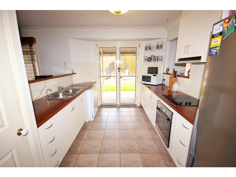 2 Tee Trees  Bvd, Arundel QLD 4214