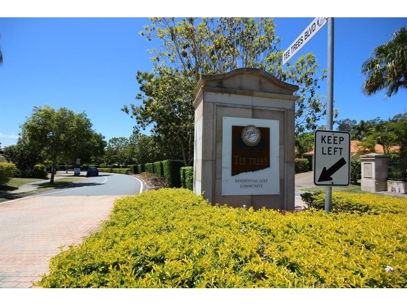 2 Tee Trees  Bvd, Arundel QLD 4214