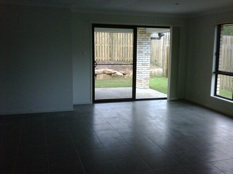 25 Aramac  St, Brassall QLD 4305