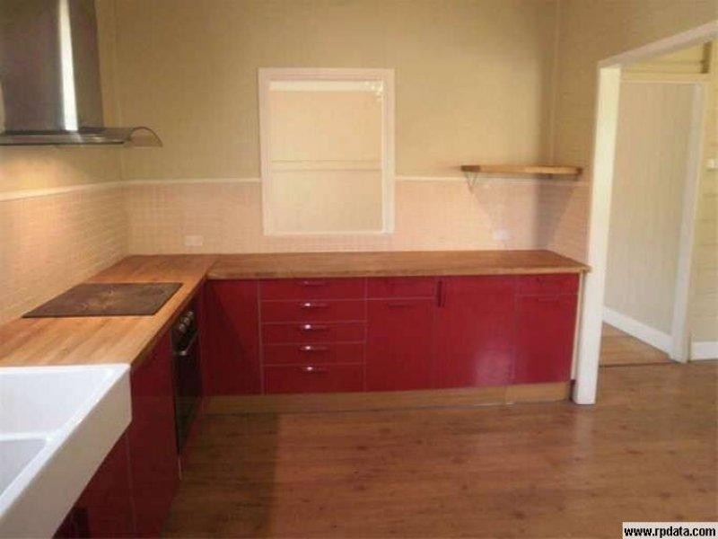 24 Pine  St, North Ipswich QLD 4305