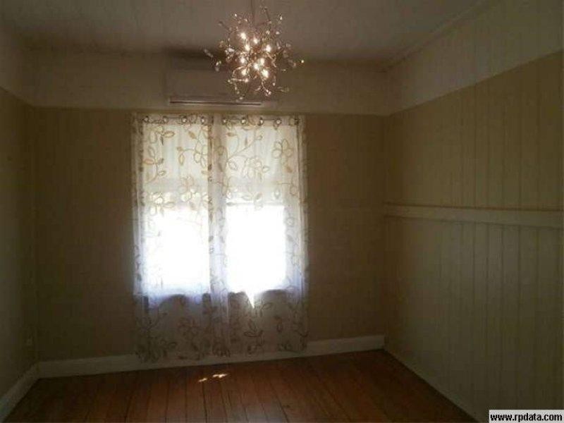 24 Pine  St, North Ipswich QLD 4305