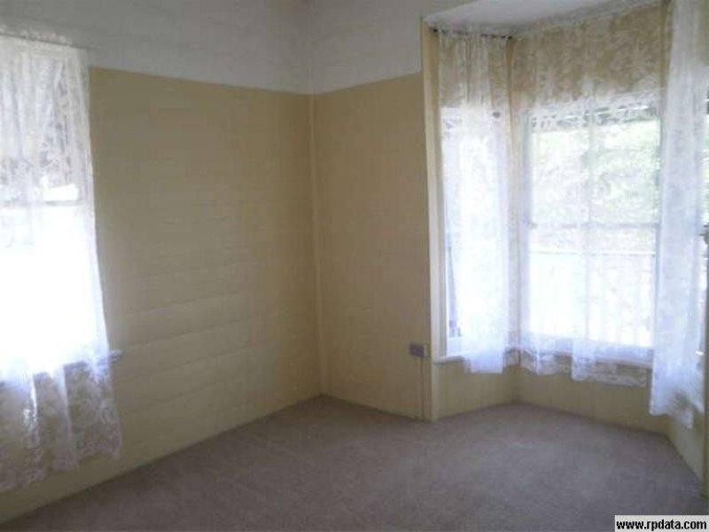 24 Pine  St, North Ipswich QLD 4305