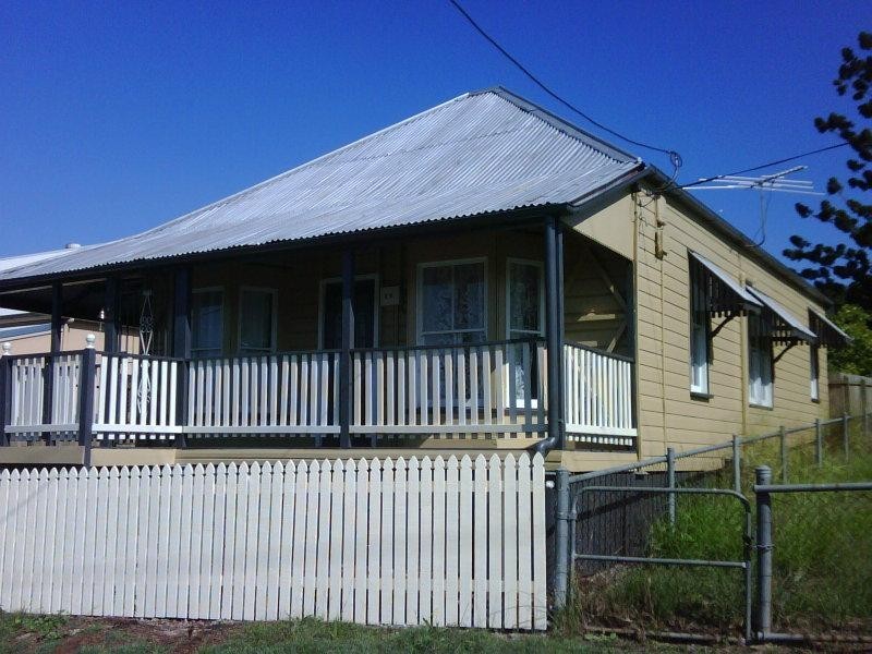24 Pine  St, North Ipswich QLD 4305