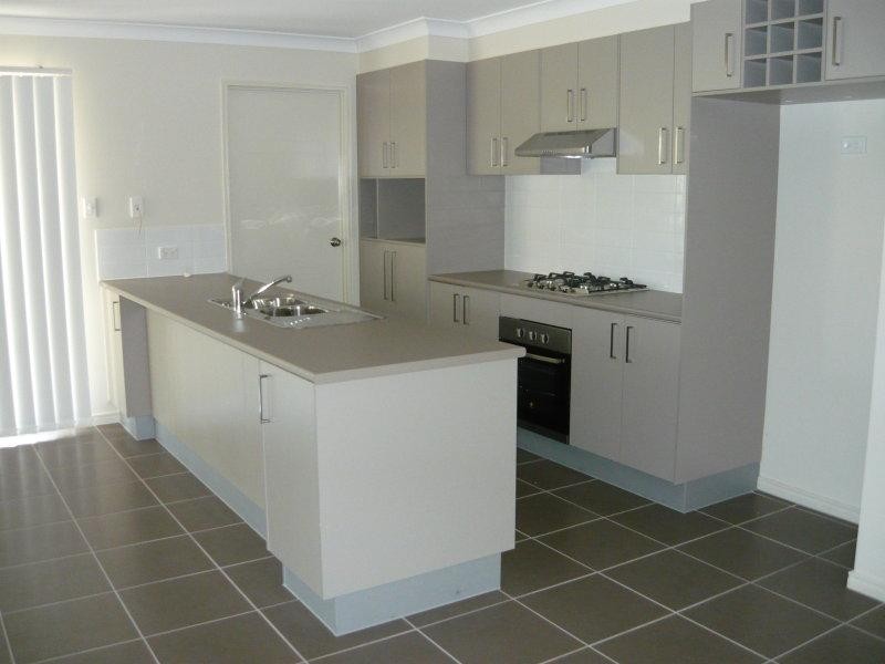 2 Nixon Dr, North Booval QLD 4304