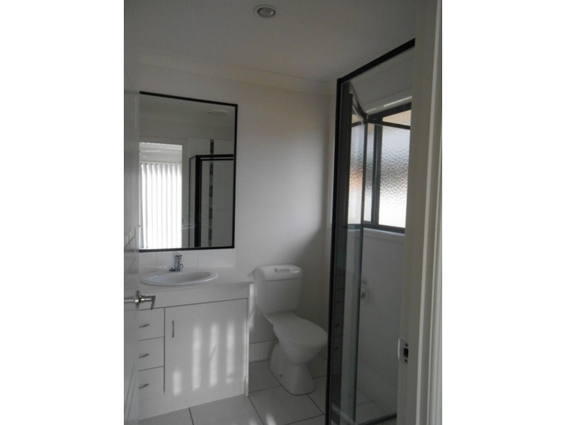 5 Neumann  Pl, Leichhardt QLD 4305