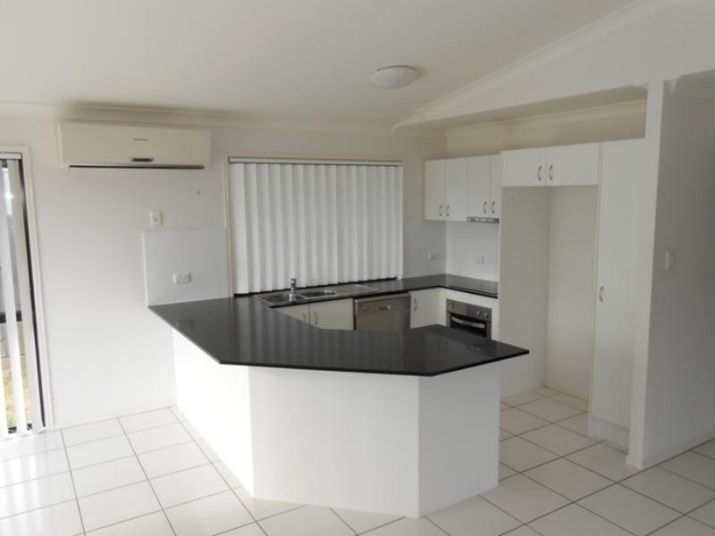 5 Neumann  Pl, Leichhardt QLD 4305