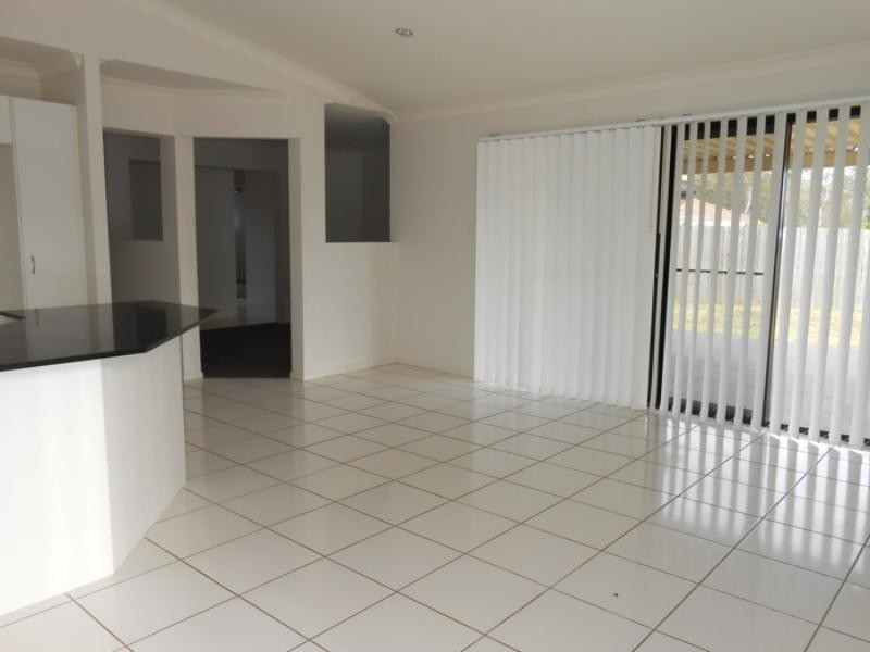 5 Neumann  Pl, Leichhardt QLD 4305