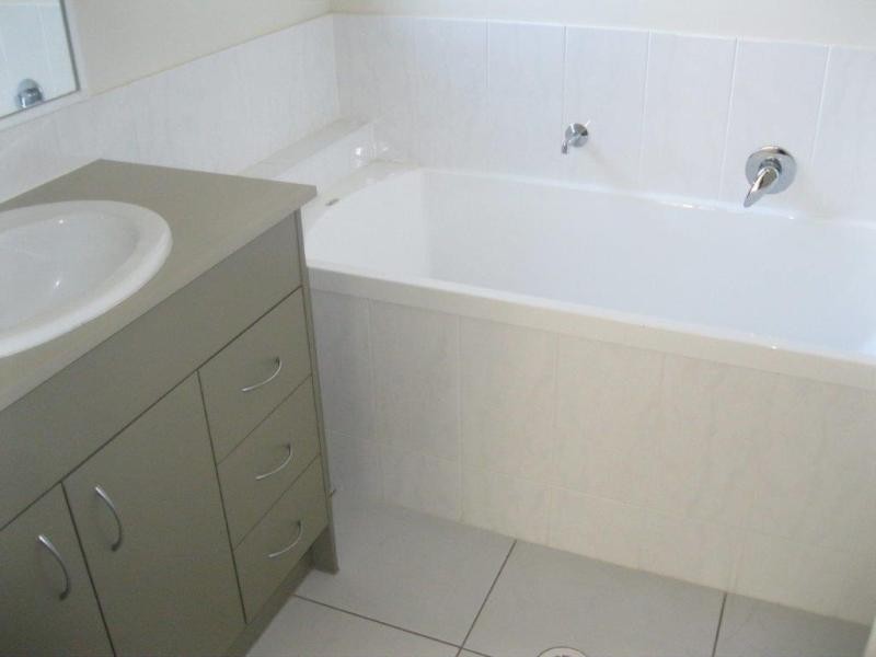 21 MacBride   Ct, Collingwood Park QLD 4301