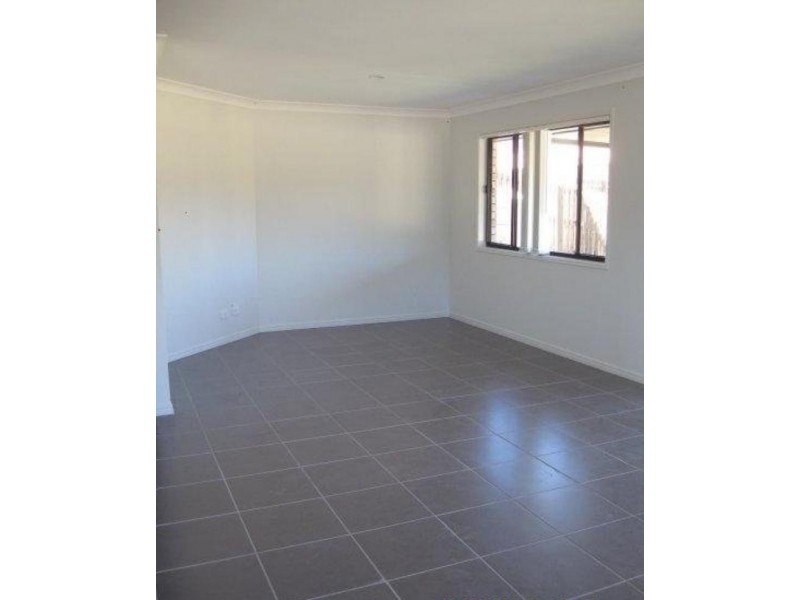 1 Alexandra  St, Brassall QLD 4305