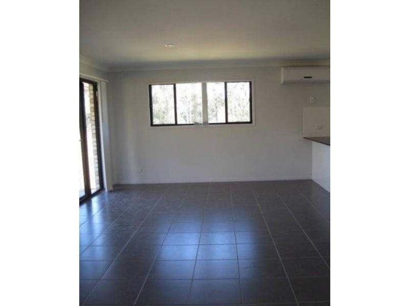 1 Alexandra  St, Brassall QLD 4305