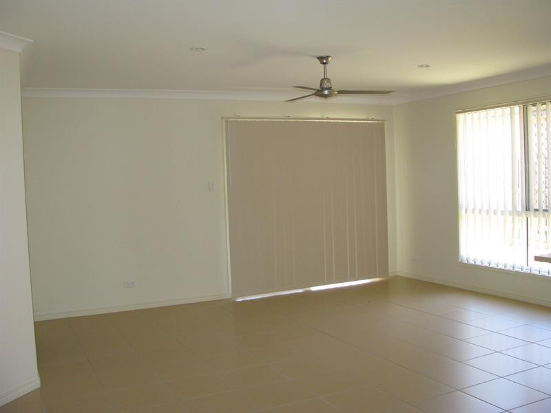 8 Lovely Ct, Redbank Plains QLD 4301