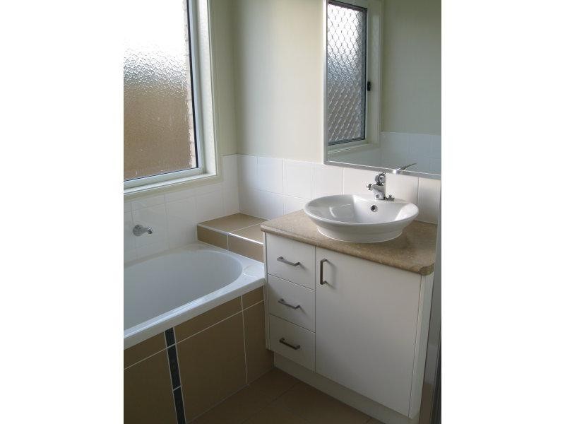 8 Lovely Ct, Redbank Plains QLD 4301