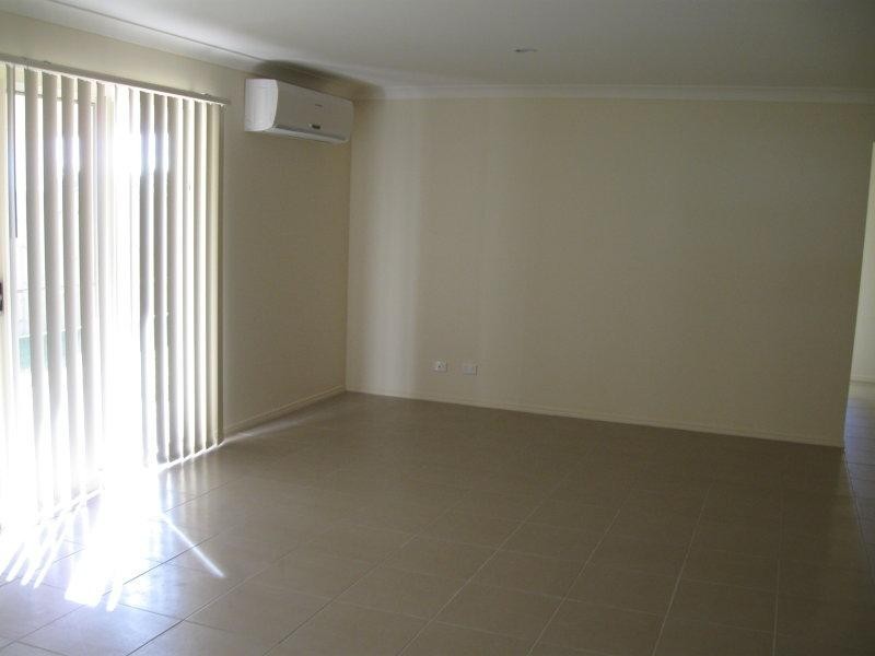 7 Delbridge St, Redbank Plains QLD 4301