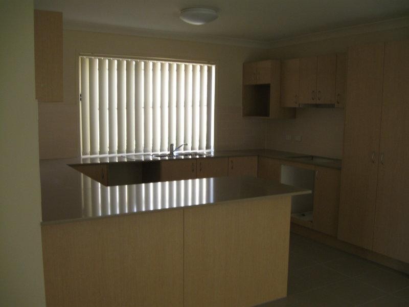 7 Delbridge St, Redbank Plains QLD 4301