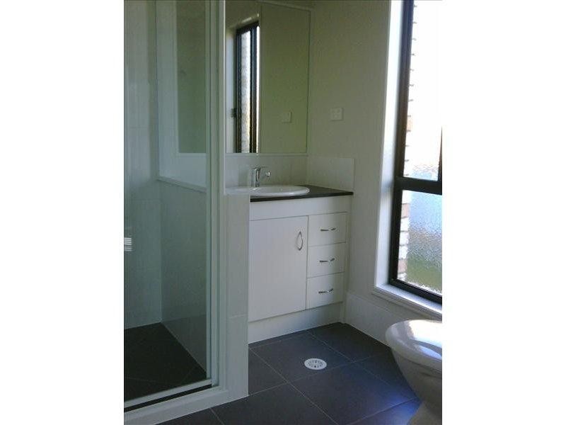 17 Staaten St, Brassall QLD 4305