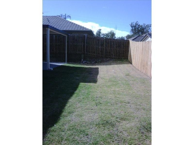 17 Staaten St, Brassall QLD 4305