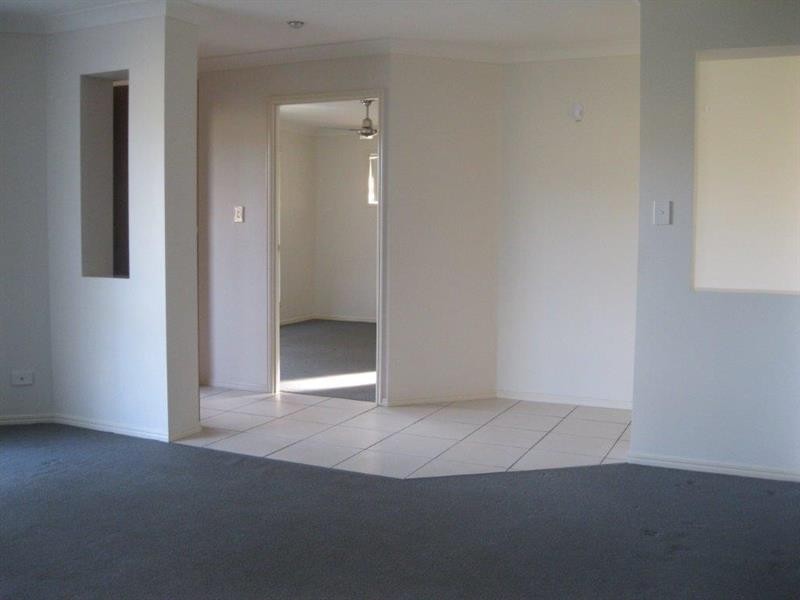 18 Dornoch Cres, Raceview QLD 4305